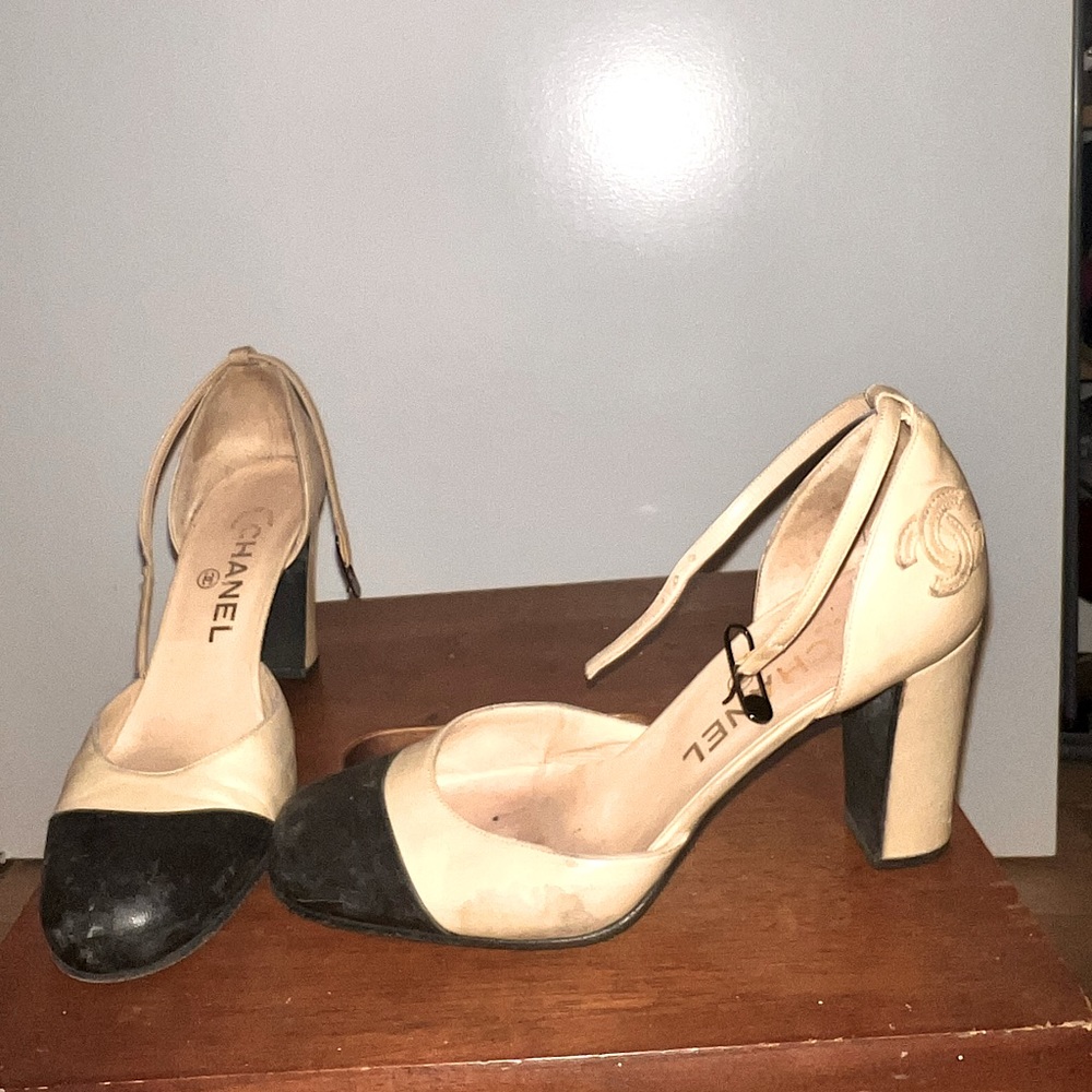 Authentic Chanel block heal shoes, size 6US